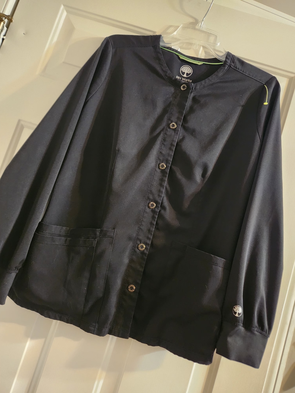 Healing Hands Works- Scrub Jacket w/ Button Snaps. Black Medium